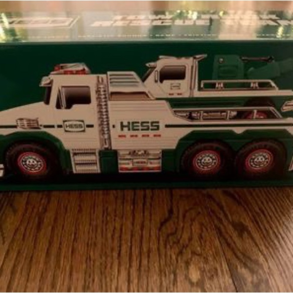 2019 Hess Tow Rescue Team* Brand New UnOpened